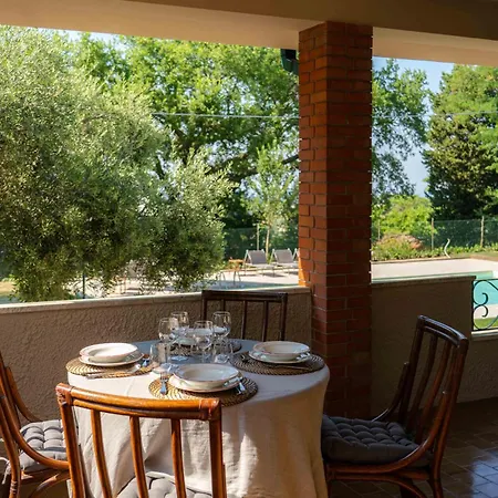 Taparita, Natura Piscina E Relax Πέζαρο